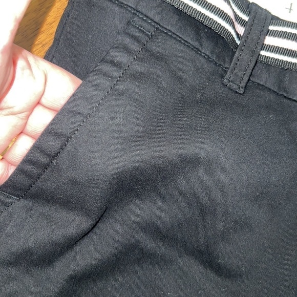 NWT Crown and ivy Shorts Caroline black with pink black and white belt size 4 - Picture 9 of 11